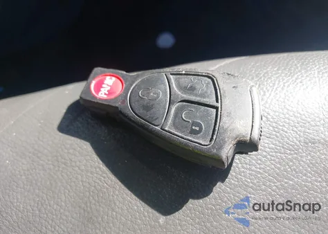 2004 Mercedes-Benz Sl 500 z USA, uszkodzony, nr VIN WDBSK75F54F083077